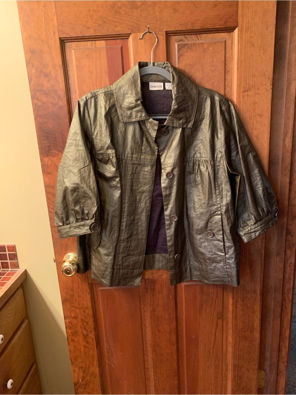 Chico Metallic crinkle button front jacket, SHINY BRONZE iridescent fabric.